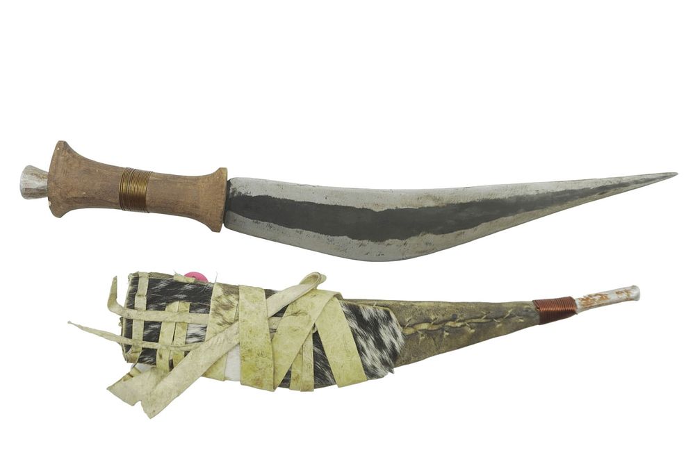 Lot 238: VINTAGE KHUKRI KNIFE WITH HIDE SHEATH