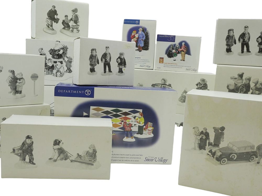 Lot 252: DEPARTMENT 56 "SNOW VILLAGE" ACCESSORIES - 18 PIECES