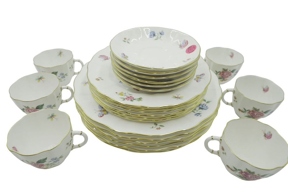 Lot 257: SRVC FOR 6 ROYAL CROWN DERBY "DERBY DAYS"