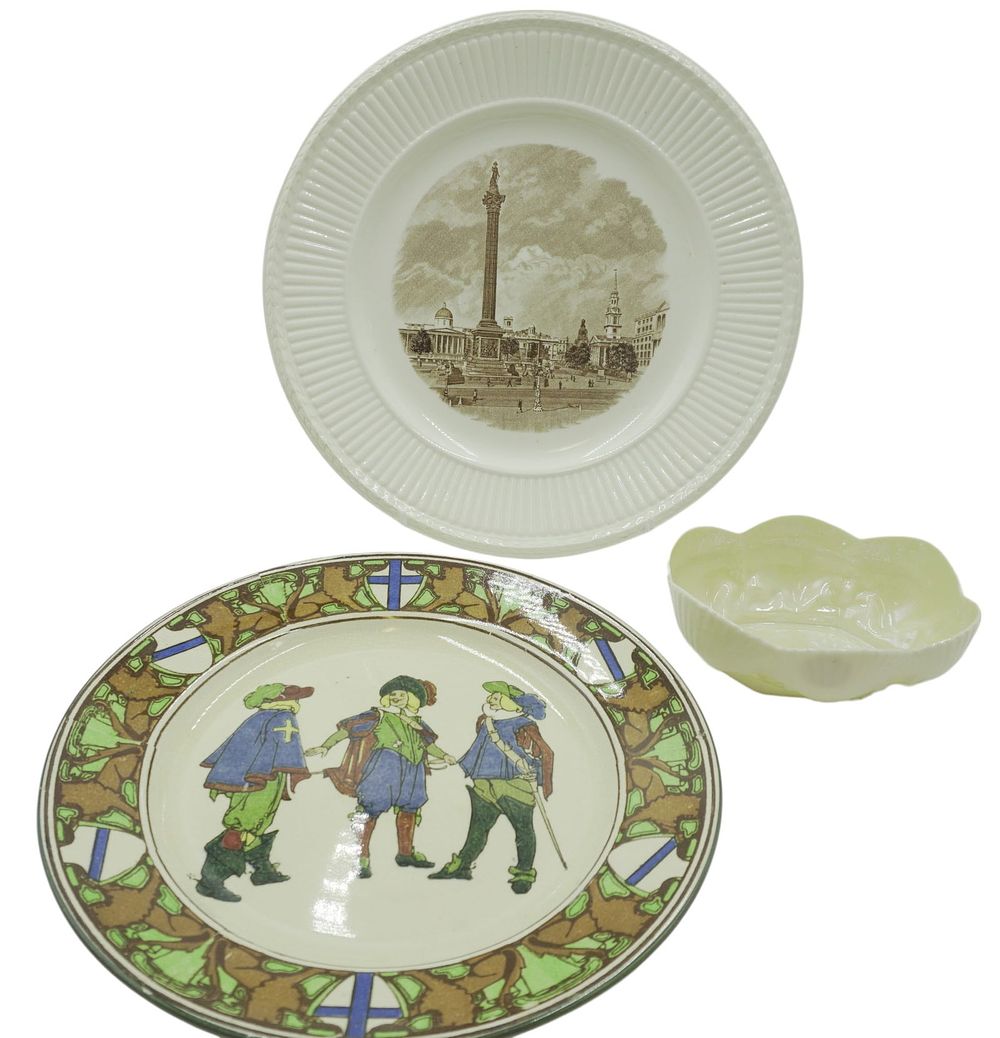 Lot 264: LOT OF ASSORTED POTTERY INCLUDING BELLEEK - 3 PIECES