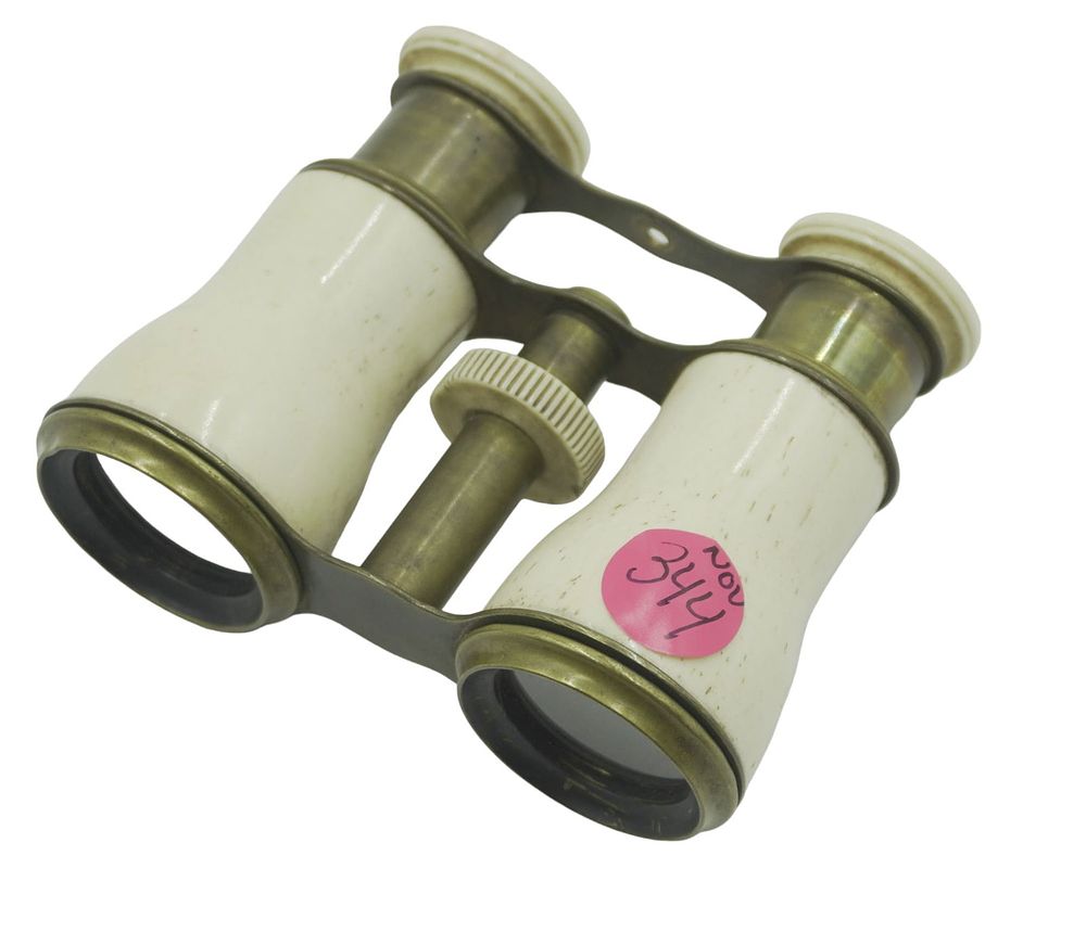 Lot 344: ANTIQUE 19th C. EUROPEAN BONE OPERA GLASSES