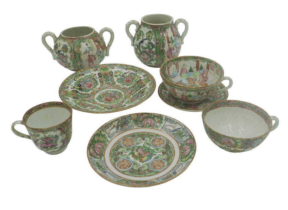 Lot 346: 8 PC ANTIQUE ROSE MEDALLION