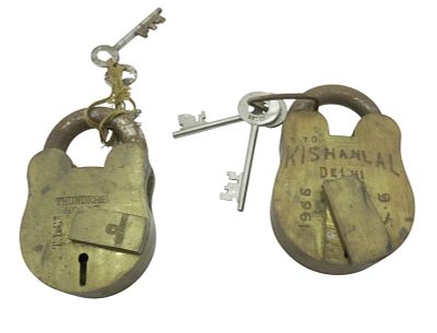 2 ANTIQUE BRASS LEVER LOCKS. 2 Antique Lever Locks with Keys. Each 4". Weight 3 lbs 2 oz. 