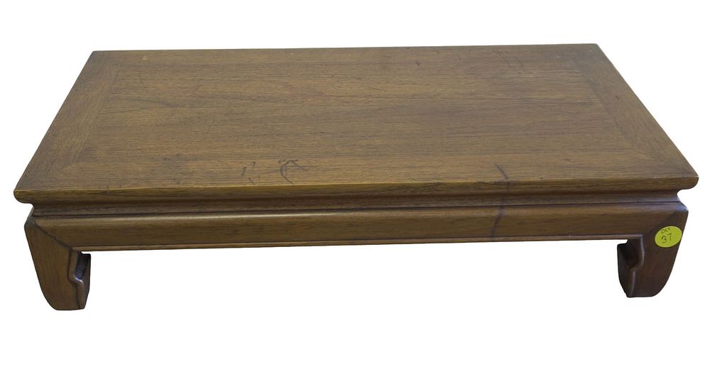 Lot 37: VINTAGE CHINESE ELM ALTAR TABLE