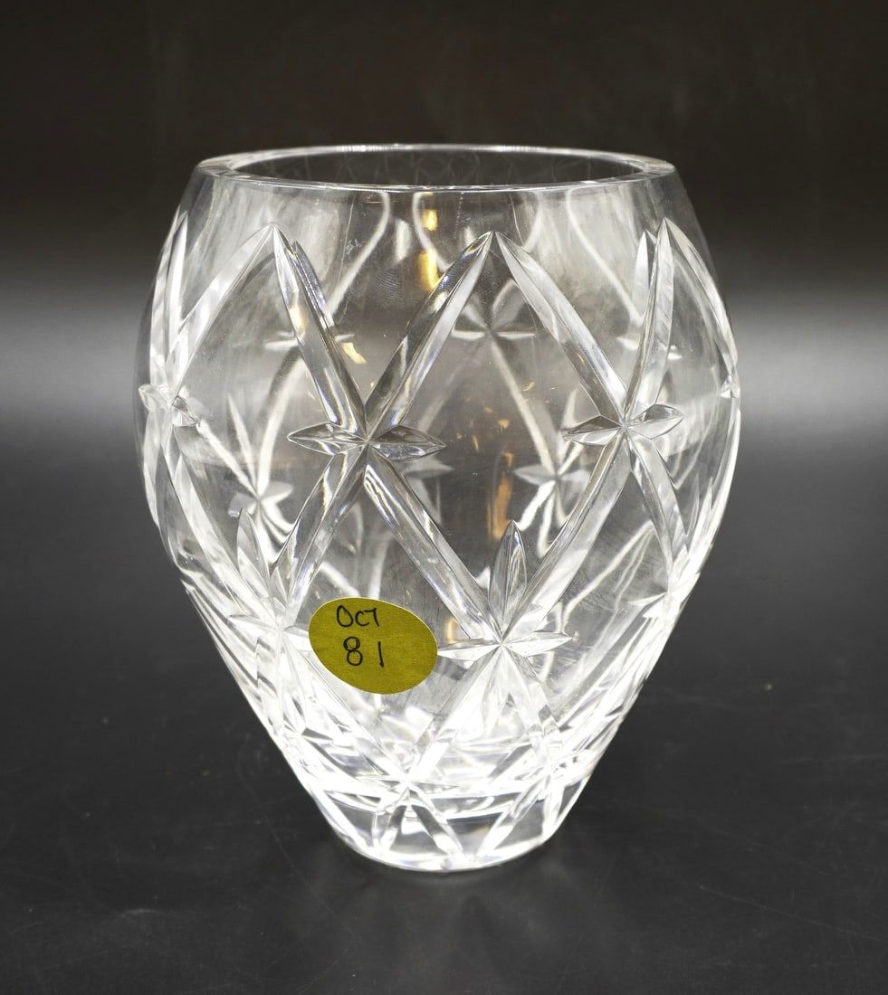 Lot 81: TIFFANY & CO TRELLIS CRYSTAL VASE