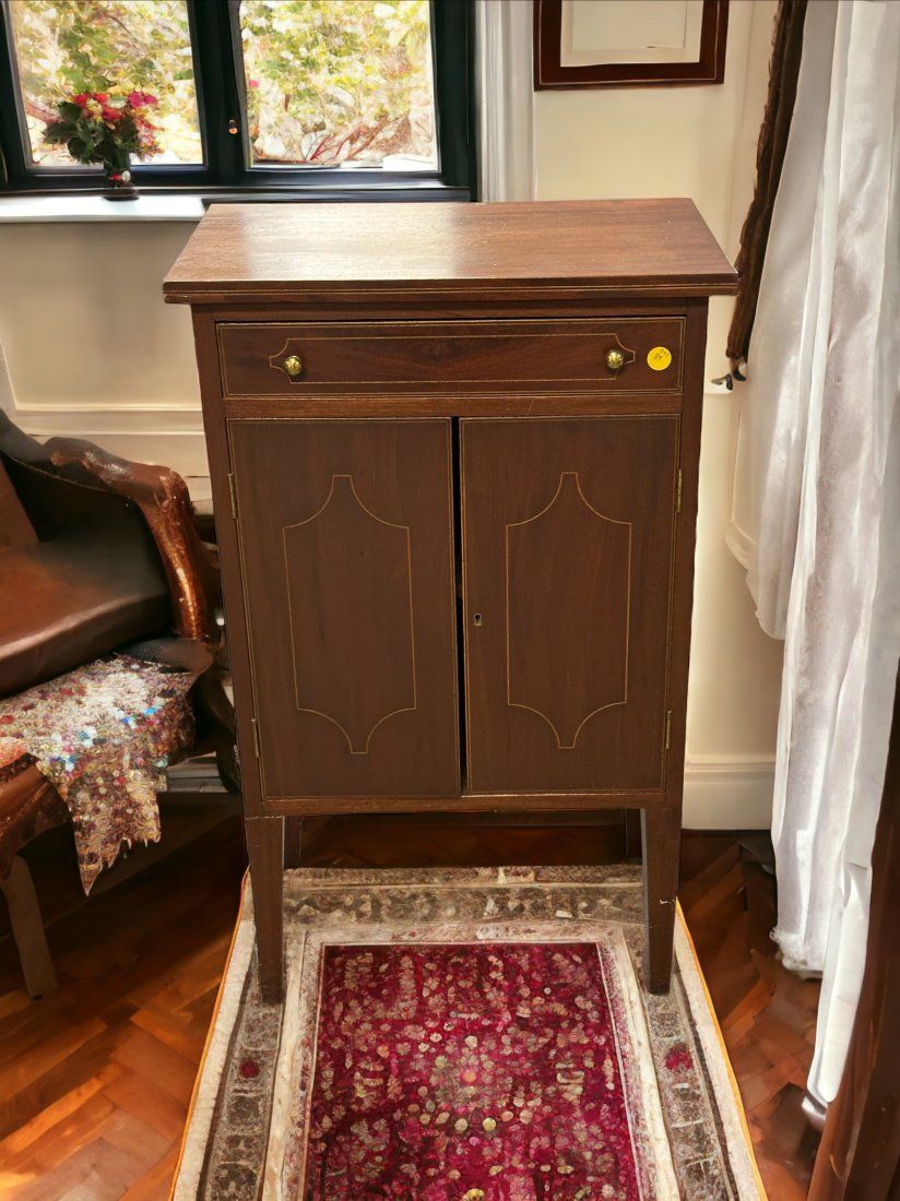 Lot 89: EDWARDIAN 2 DOOR MUSIC CABINET
