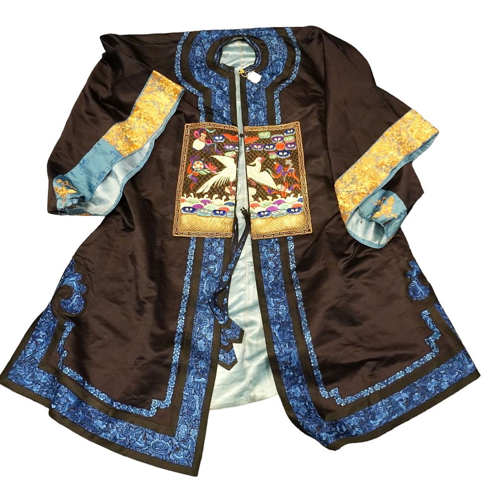 Lot 121: CHINESE SILK CEREMONIAL EMBROIDERED JACKET