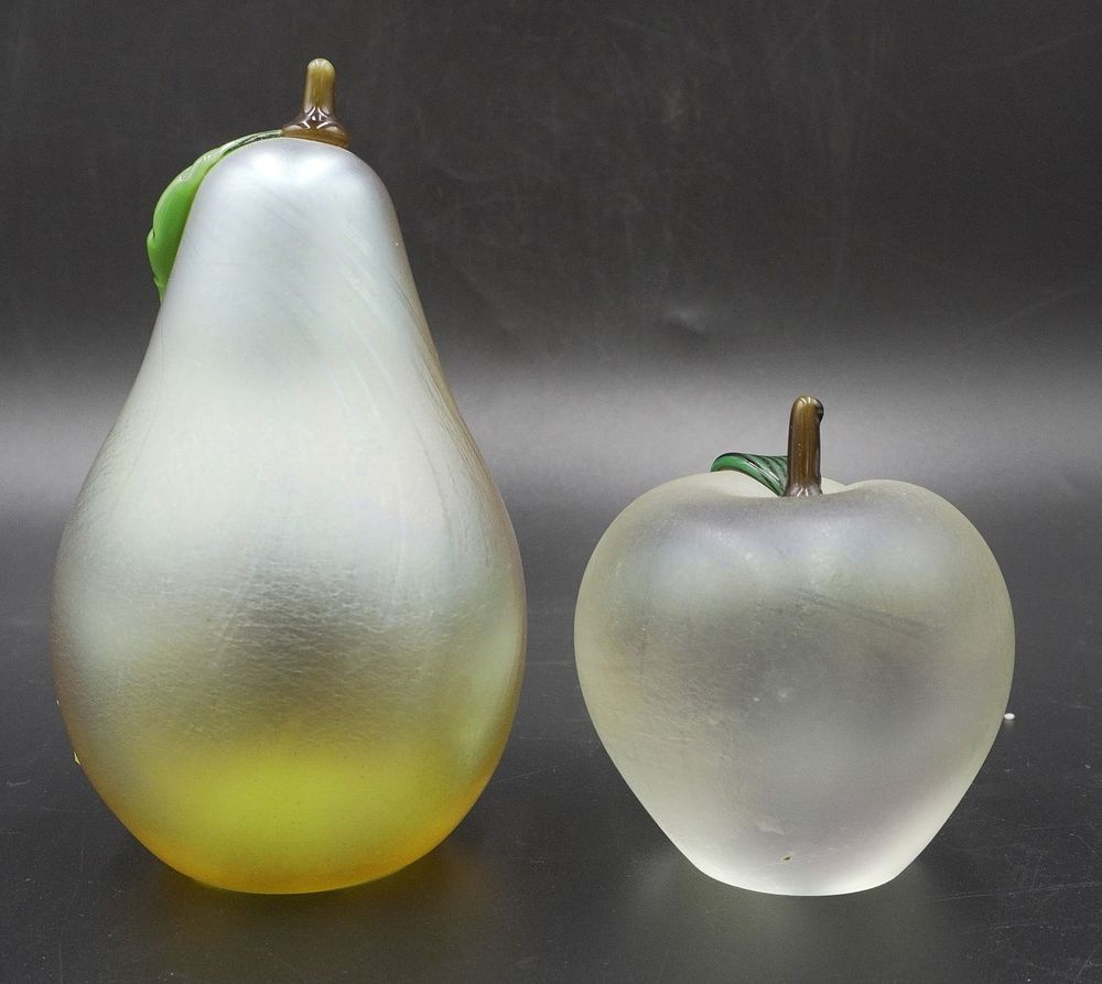 Lot 133: PAIR ORIENT AND FLUME FRUIT PAPERWEIGHTS