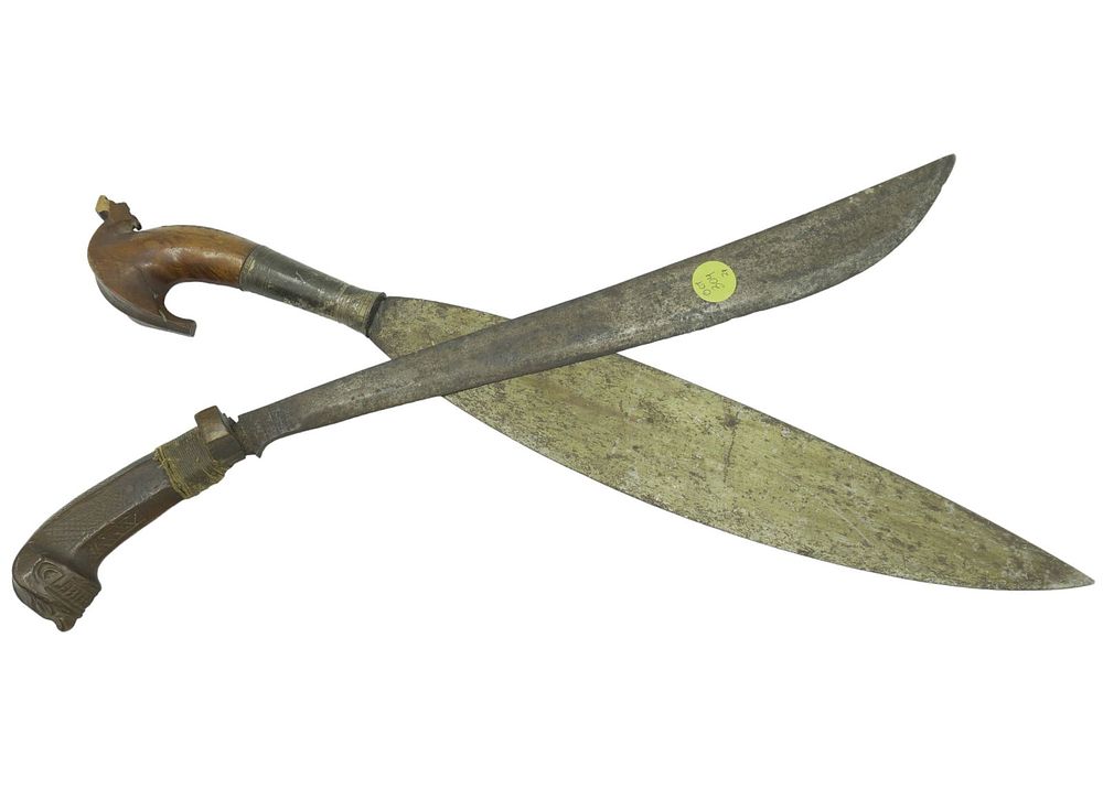 Lot 304: TWO VINTAGE / ANTIQUE KNIVES PHILLIPINES