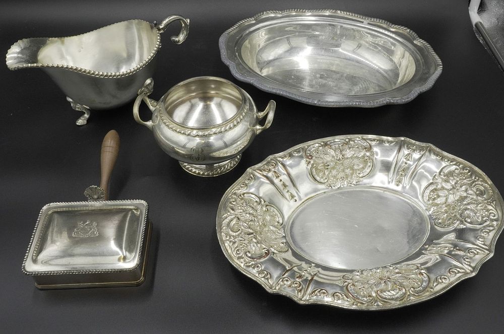 Lot 315: 5 PC VINTAGE SILVERPLATE SERVING PIECES