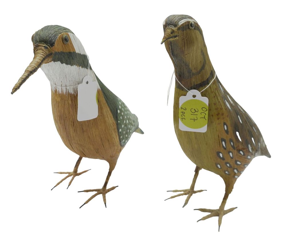 Lot 317: PAIR VINTAGE WHEAT STRAW BIRDS