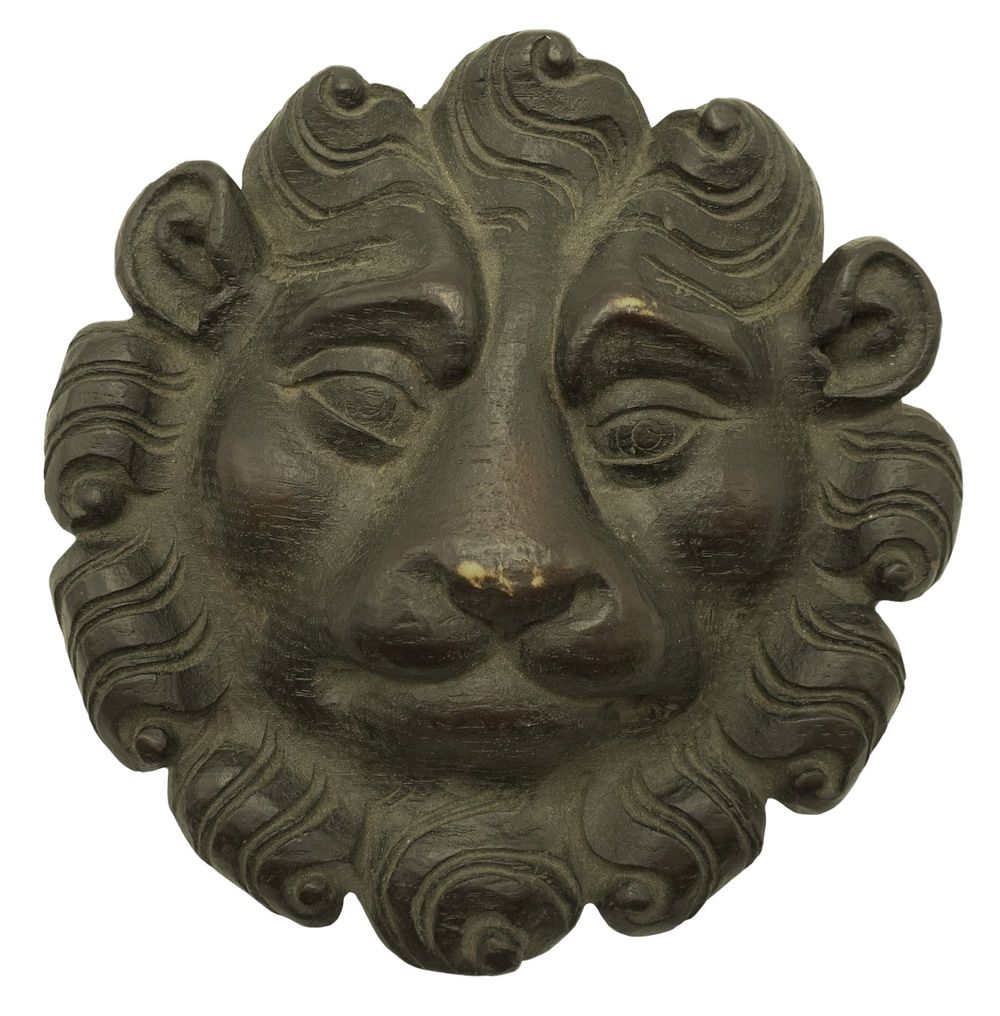Lot 322: ENGLISH OAKAPPLE DESIGNS LION HEAD