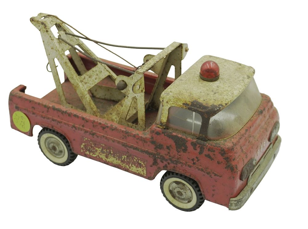 Lot 329: VINTAGE NYLINT AMERICAN OIL FORD TOY TRUCK