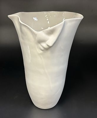 SARAH LUND STUDIO POTTERY FACE VASE. From the pottery studio of Chad and Sarah Lund, this is a 