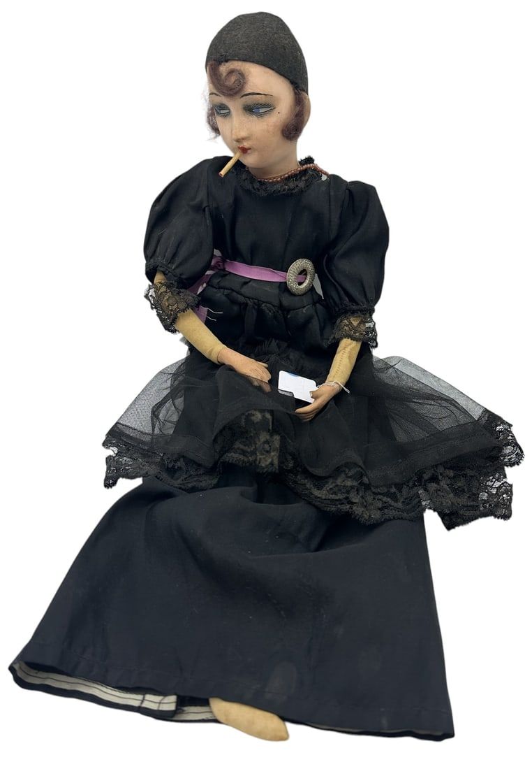 Lot 35: ART DECO 1920S SMOKING DOLL