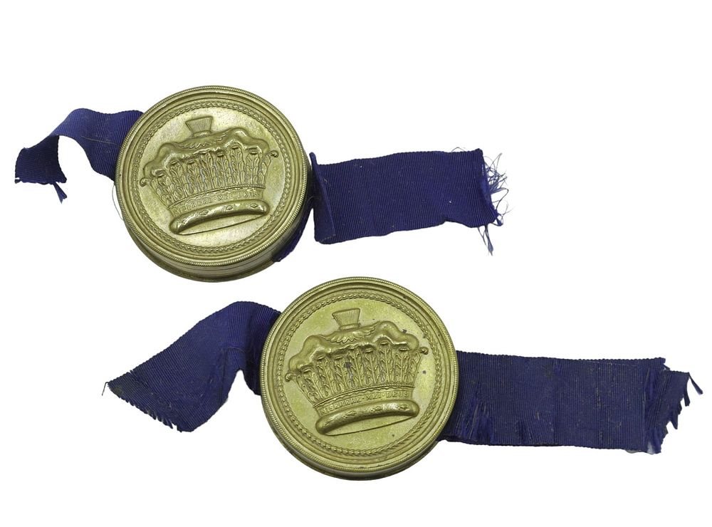Lot 68: ANTIQUE PAIR BRITISH ROYAL DOCUMENT SEALS