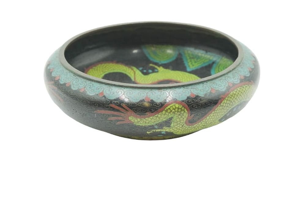 Lot 86: CHINESE DRAGONS CLOISONNE BOWL
