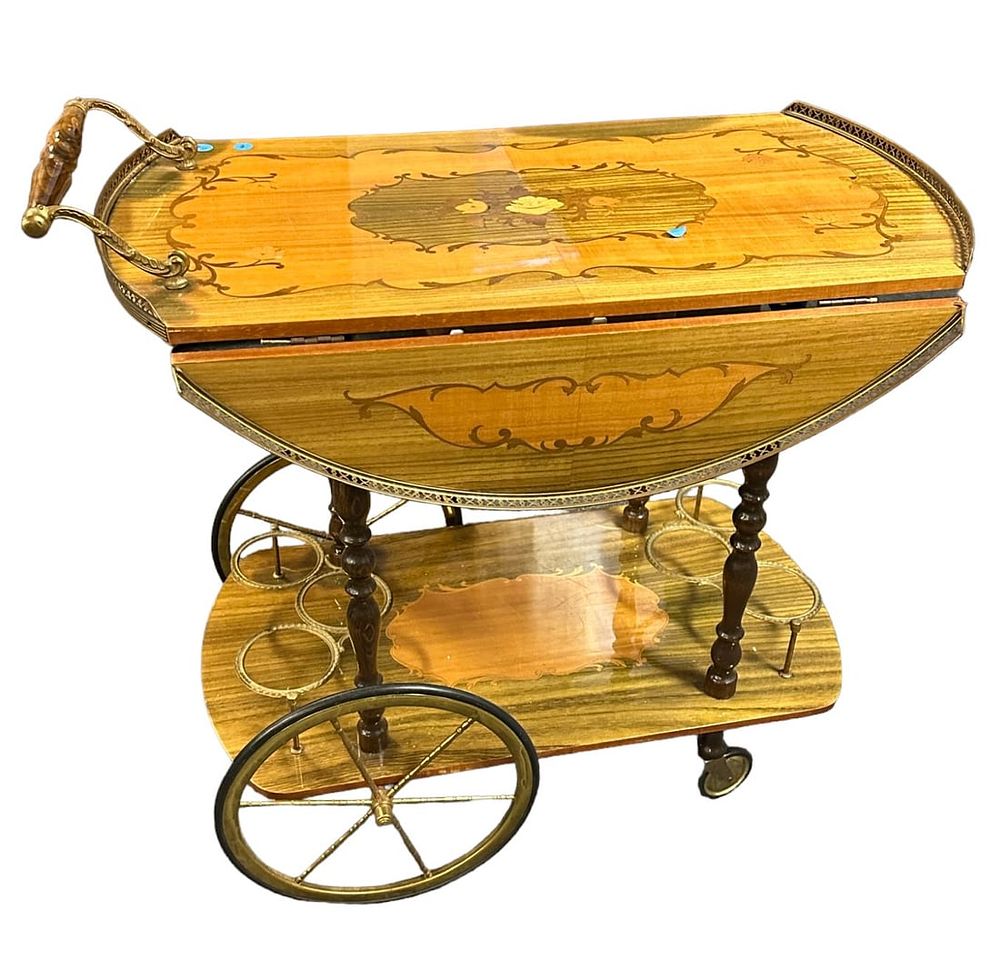 Lot 100: MID CENTURY ITALIAN DROP LEAF MARQUETRY BAR CART/ SERVICE TROLLEY