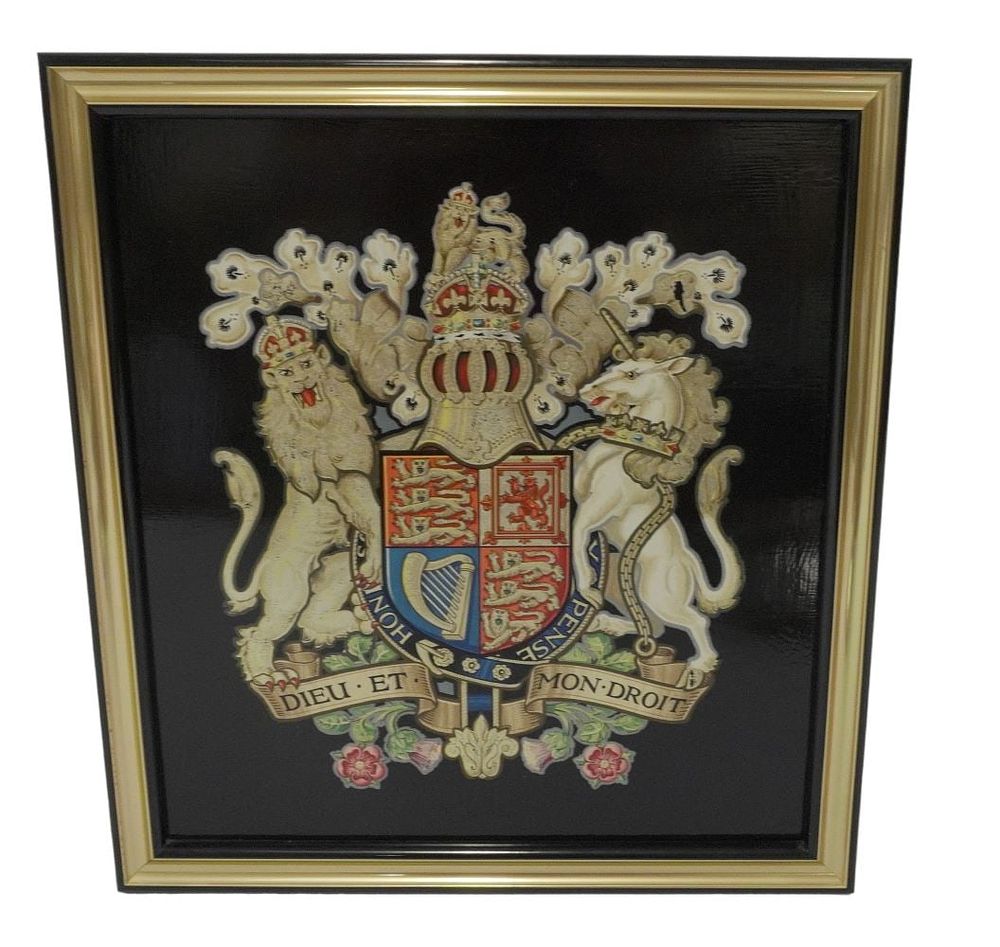 Lot 136: HAND PAINTED ROYAL COAT OF ARMS GEORGE II OF ENGLAND