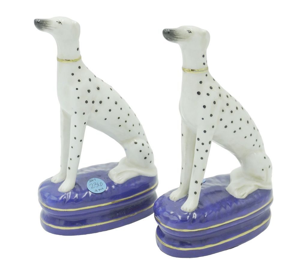 Lot 236: STAFFORDSHIRE POTTERY LOT OF DALMATION FIGURINES