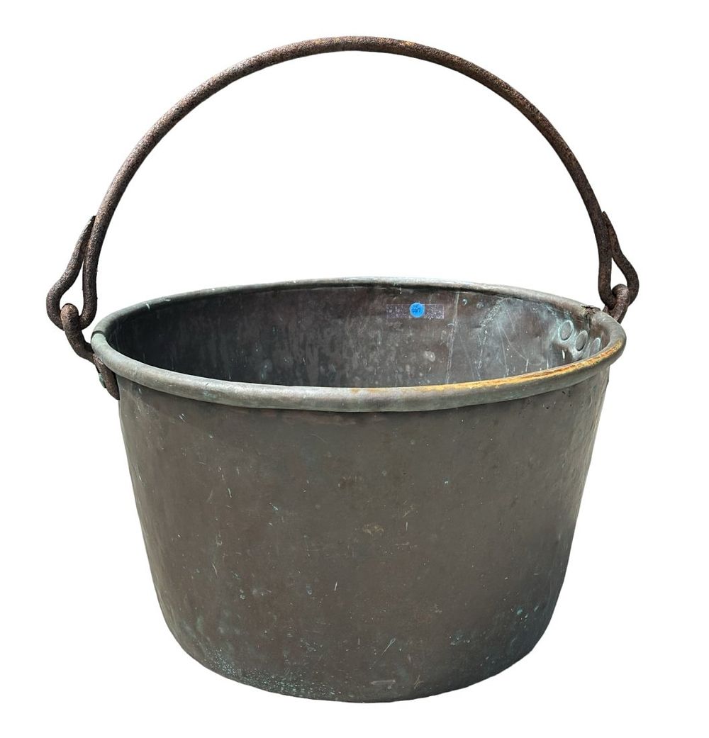 Lot 267: ANTIQUE PRIMITIVE LARGE COPPER CAULDRON