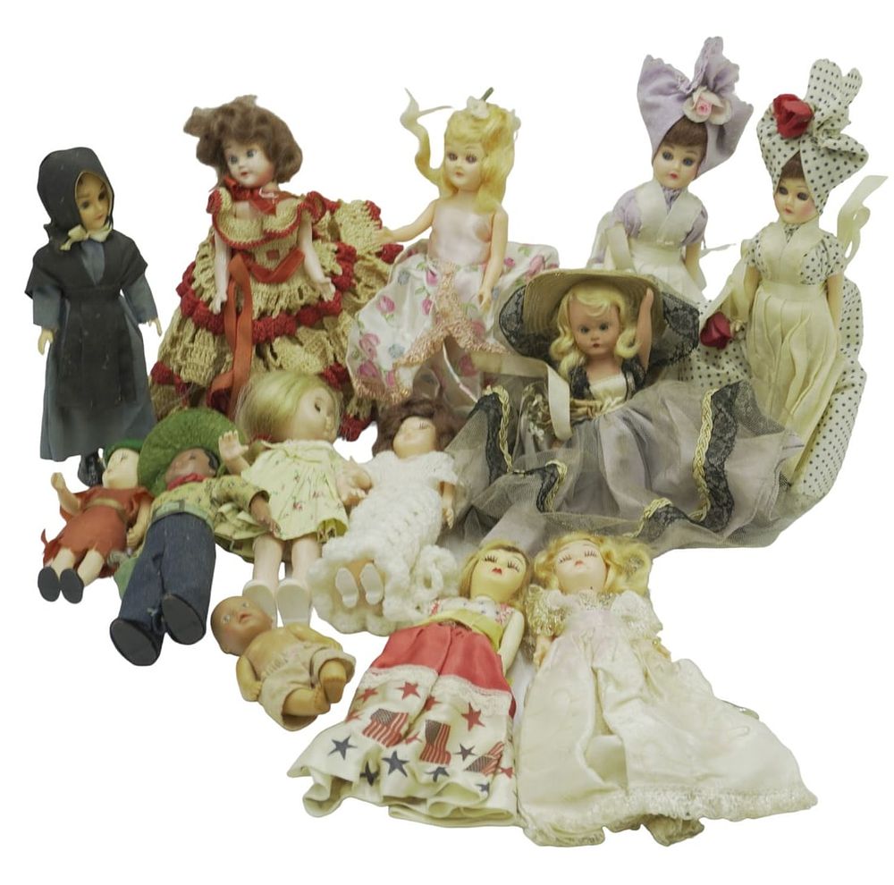 Lot 327: GROUP OF 13 VINTAGE STORYBOOK , VOGUE & MORE DOLLS