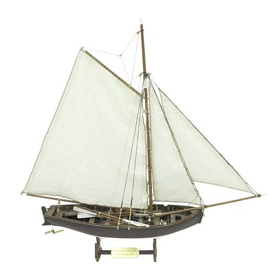 HMS BOUNTY'S JOLLYBOAT SHIP MODEL. Vintage HMS Bounty's Jollyboat Ship Model. Measures 