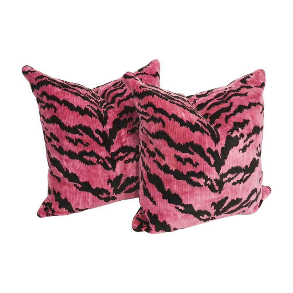 Lot 89: PAIR OF FUCHSIA SCALAMANDRE TIGRE PILLOWS
