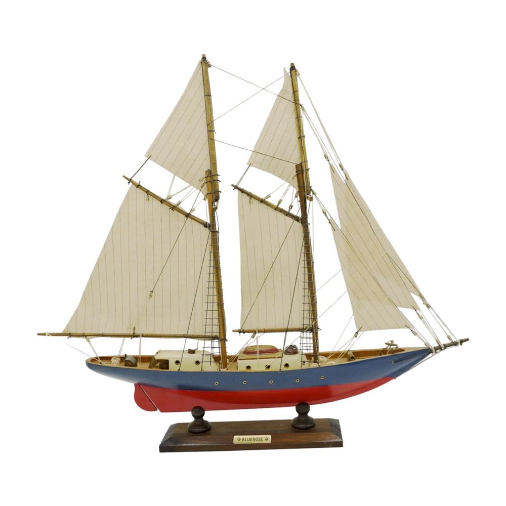 Lot 165: VINTAGE BLUENOSE SHIP MODEL SCHOONER