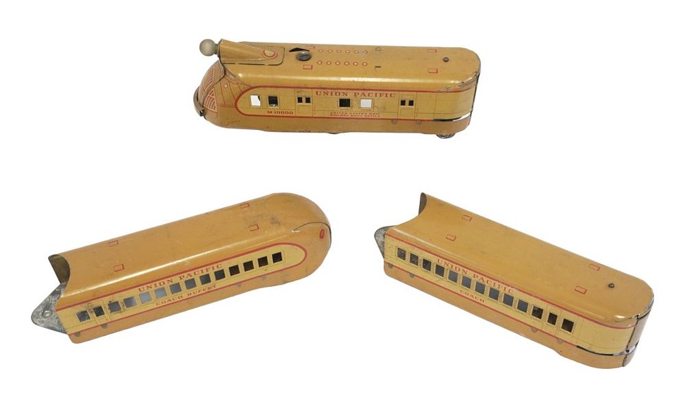Lot 182: ANTIQUE 1930s MARX M-10000 TIN LITHO UNION PACIFIC 3 PIECE WIND UP TRAIN SET