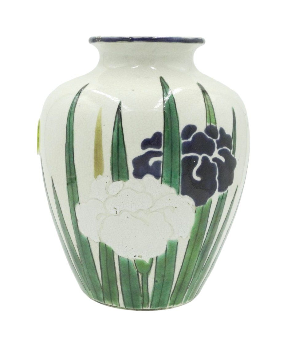 Lot 238: JAPANESE EARLY AWAJI WARE VASE