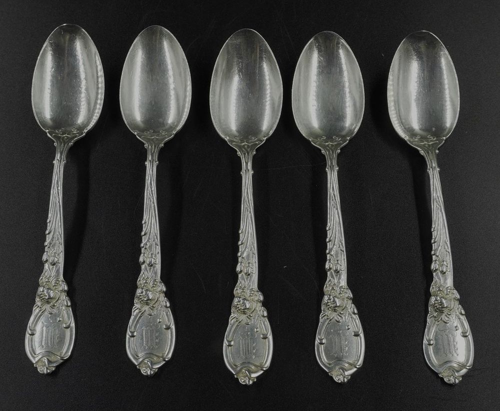Lot 250: 5 REED & BARTON STERLING LA PARISIENNE TEASPOONS