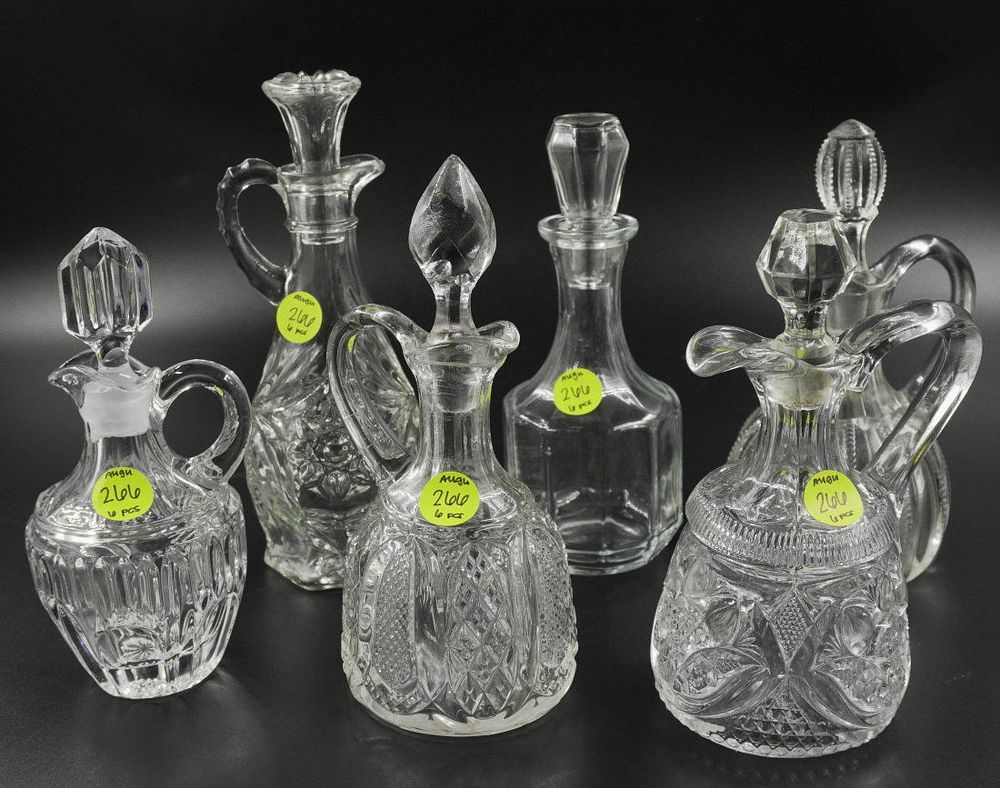 Lot 266: 6 ANTIQUE AND VINTAGE GLASS CRUETS