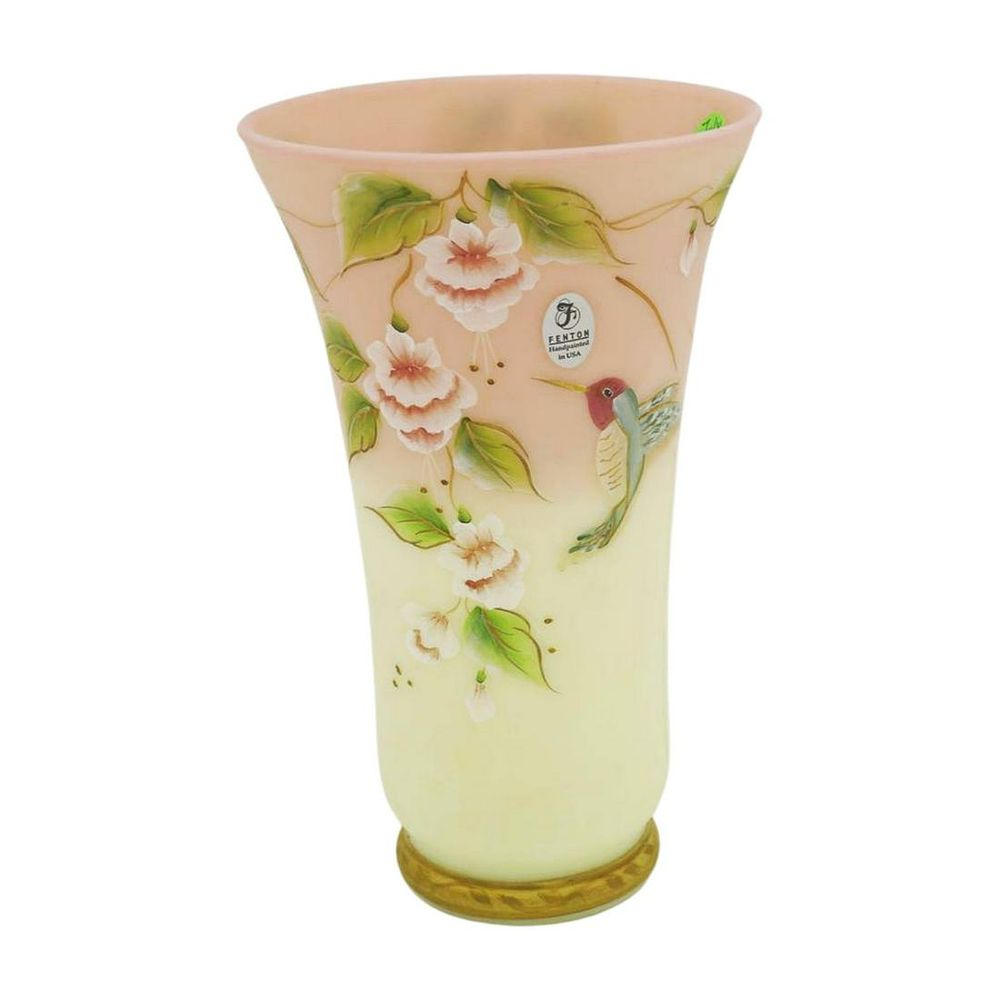 Lot 18: FENTON BURMESE "ANNAS HUMMINGBIRD" VASE