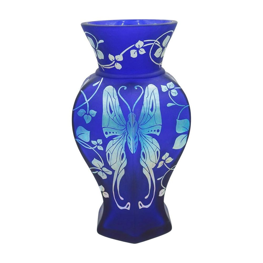 Lot 25: FENTON ART GLASS BLUE FAVRENE VASE 2004