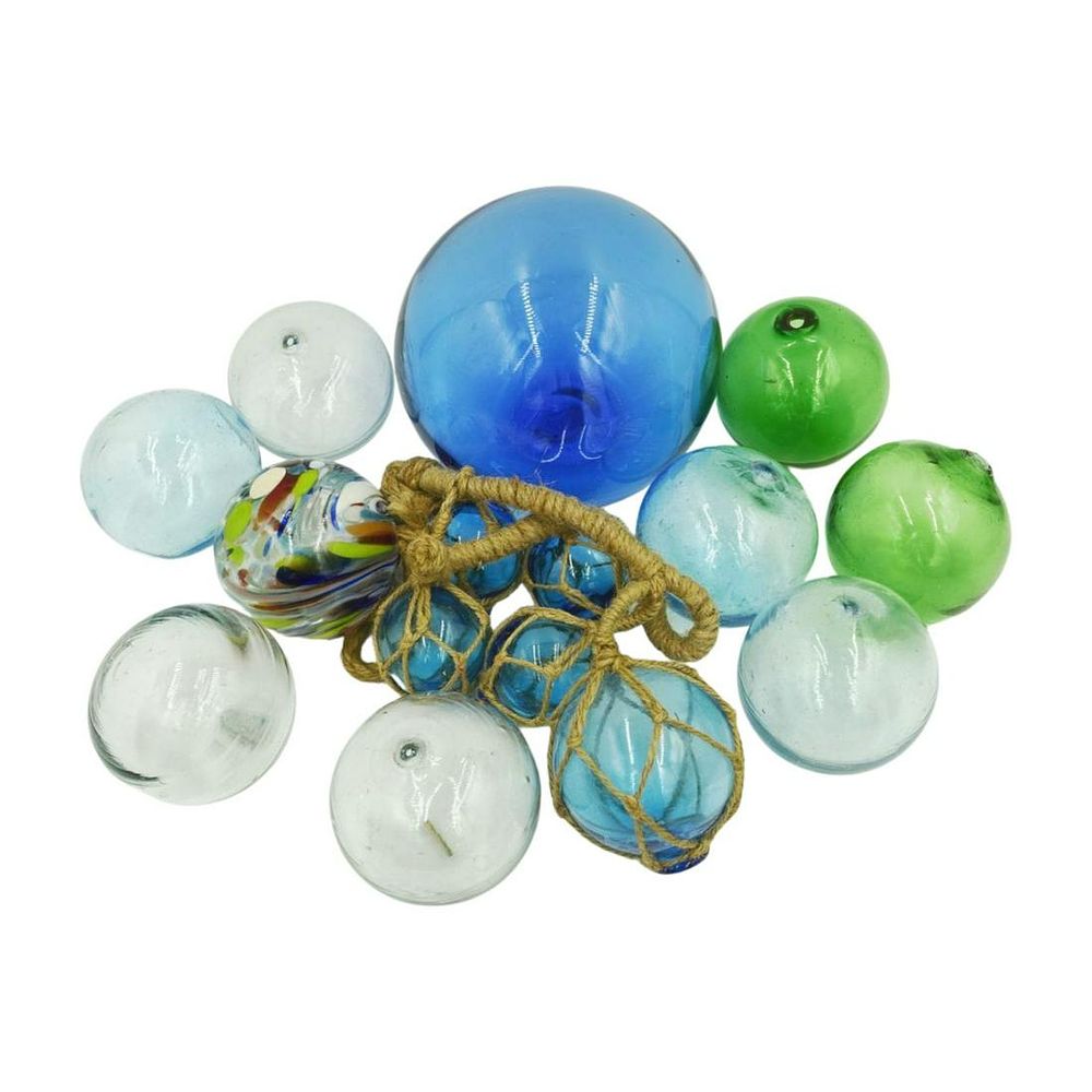 Lot 35: 15 VINTAGE GLASS FISHING FLOATS / BALLS