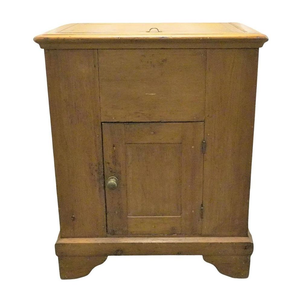 Lot 57: ANTIQUE JEWETTS #3 ICE CHEST 19TH C