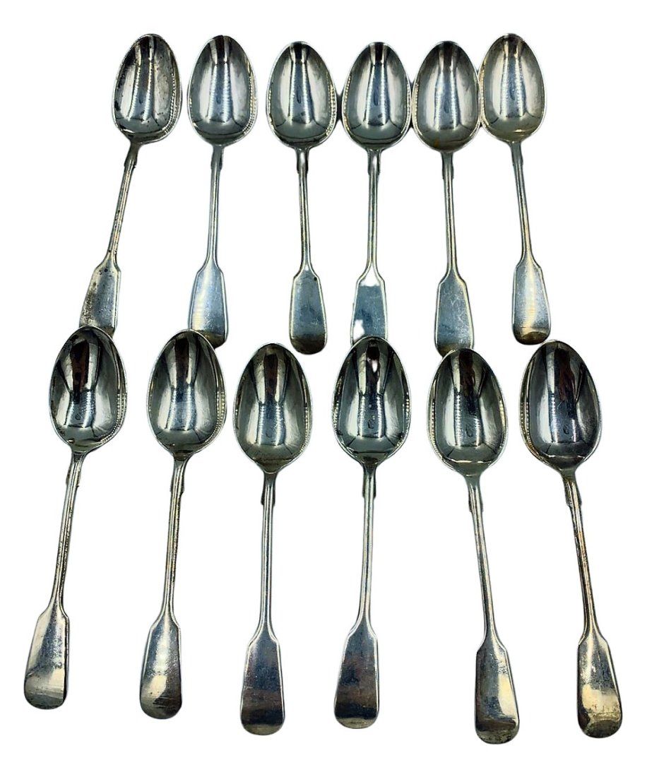 Lot 76: 12 ENGLISH STERLING TEASPOONS 1915