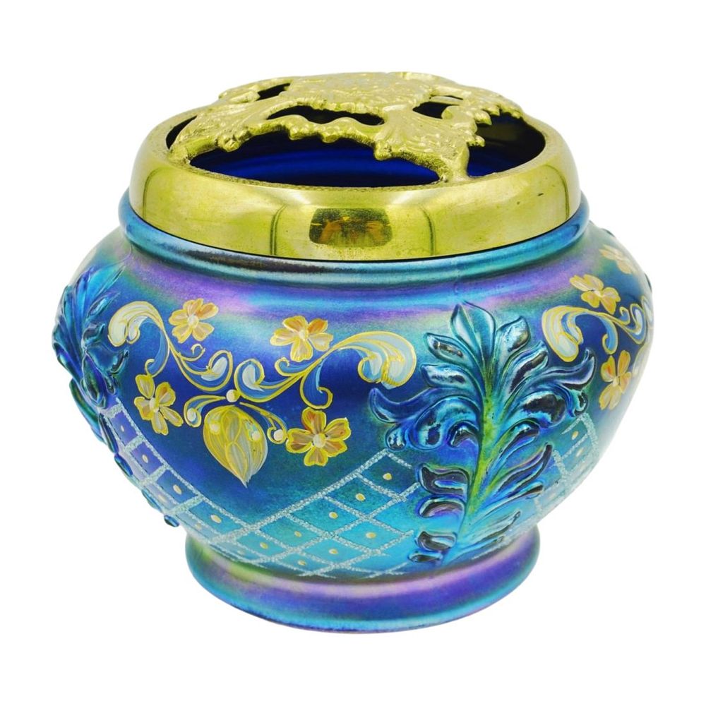 Lot 103: FENTON FAVRENE HAND PAINTED COVERED POTPOURRI