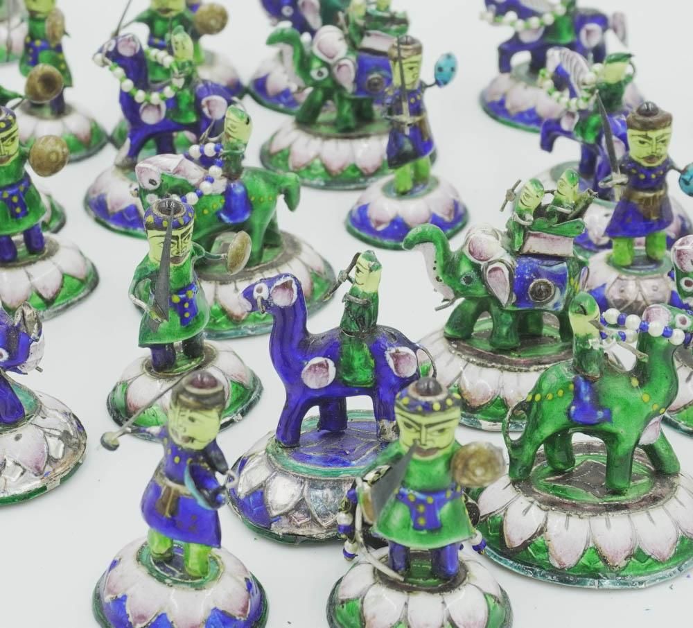 Lot 216: ANTIQUE SILVER & ENAMEL CLOISONNE INDIAN MEENAKARI CHESS PIECES