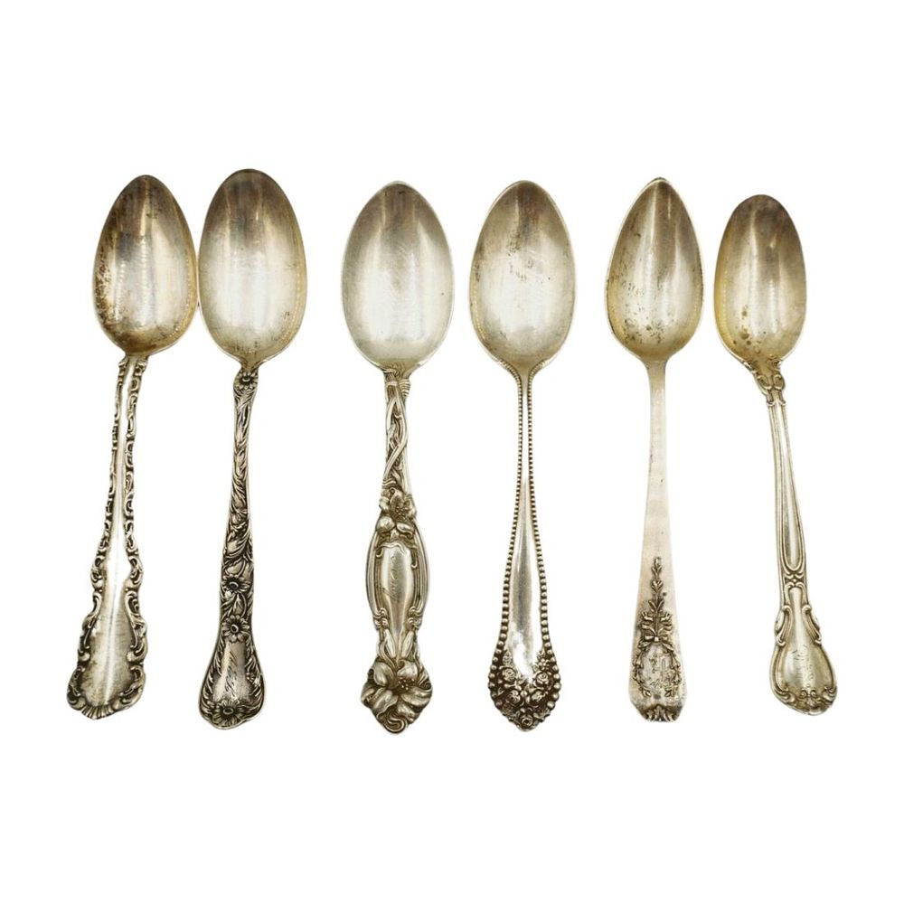 Lot 231: 6 ANTIQUE AMERICAN STERLING TEASPOONS