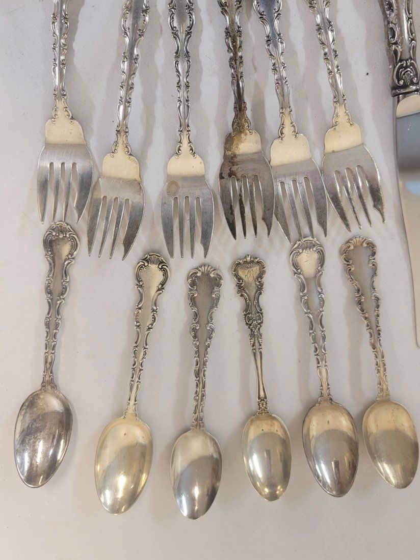 Lot 260: 19 PC STERLING GORHAM STRASBOURG PLUS