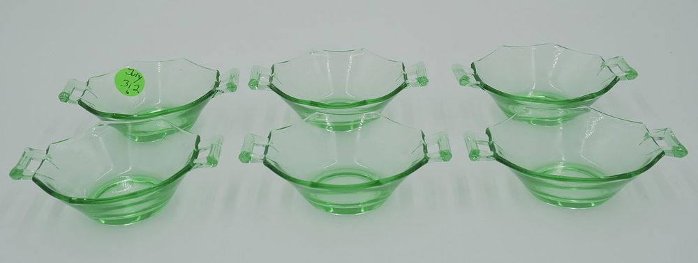 Lot 312: 6 ART DECO HEISEY MOONGLEAM GREEN NUT DISHES