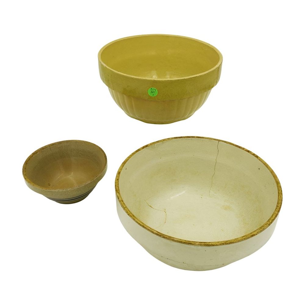 Lot 321: 3 ANTIQUE YELLOW WARE MIXING BOWLS