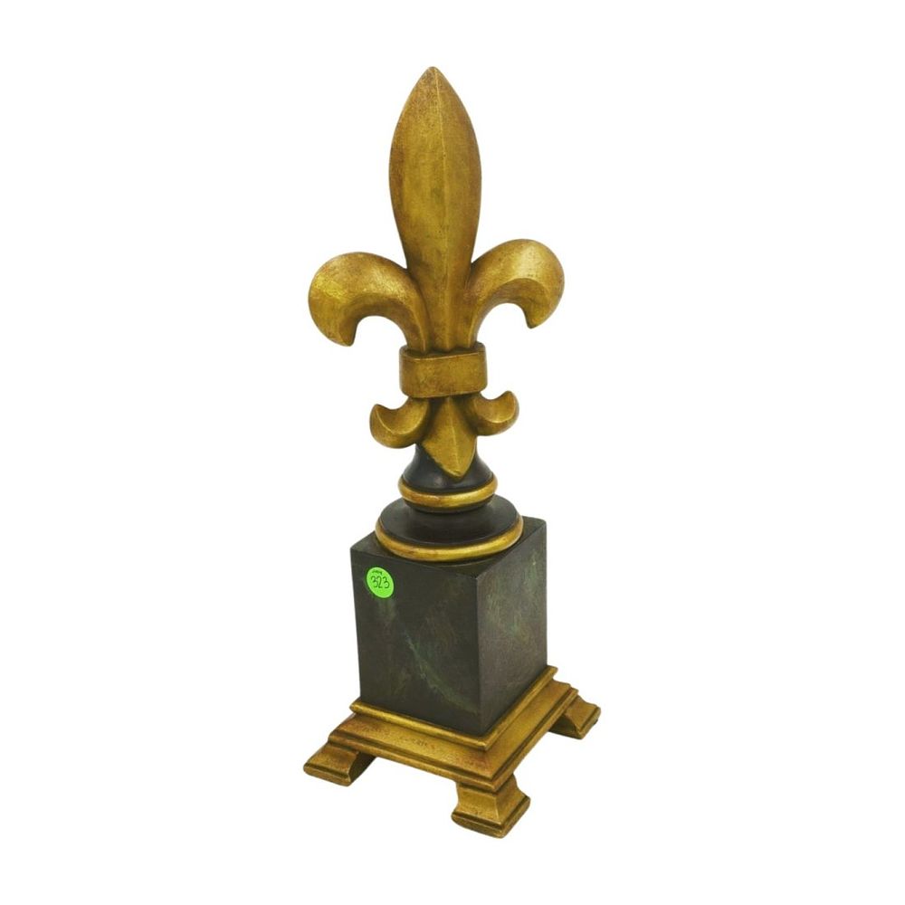 Lot 323: DECORATIVE FLEUR-DE-LIS FINIAL ACCENT