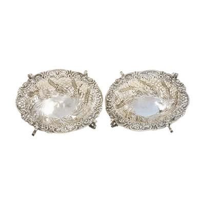 Lot 165: PAIR ANTIQUE ENGLISH STERLING ORNATE BOWLS