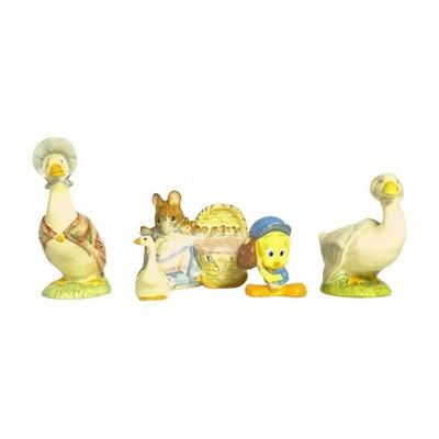 Lot 211: 5 PC BEATRIX POTTER & TWEETY