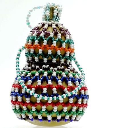 Lot 222: HAND BEADED CALABASH GOURD SNUFF / CONTAINER