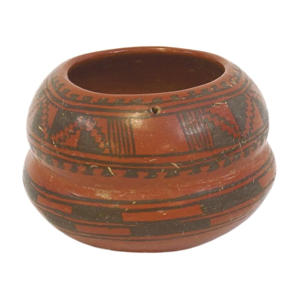 Lot 252: NATIVE AMERICAN SOUTHWESTERN RED CLAY POT