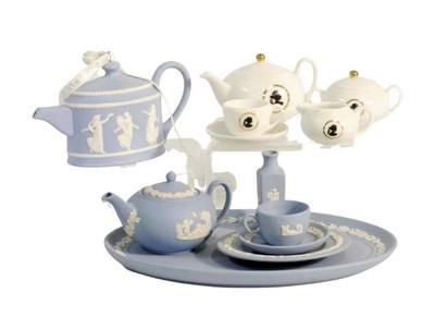 Lot 264: 11 PC MINIATURE WEDGWOOD TEA SET +